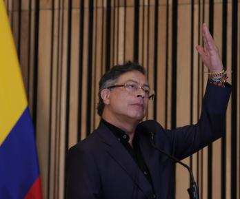 El CNE está haciendo política y no es árbitro electoral: presidente Petro.