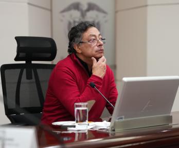 Empresariado debe pagar quincena con salario vital: Petro.