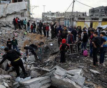 Israel continúa con atacando Gaza y demoliendo edificios a pesar del alto al fuego