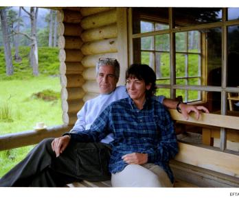 Ghislaine Maxwell y Jeffrey Epstein. / Foto: AFP.