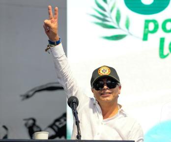 Petro defiende reforma agraria y pide blindar el salario vital