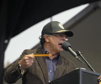 Petro propone que dueños de EPS respondan con su patrimonio.