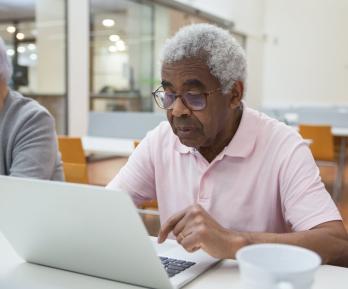 Corte Suprema elimina exigencia de convivencia para reconocer pensión de sobrevivientes a hijos con invalidez