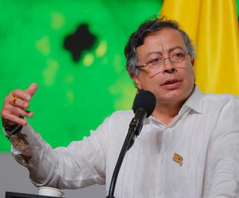 Fondos privados de pensiones habrían sacado USD 2.400 millones del país