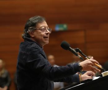 Petro: "La junta del Banco de la República pone al pueblo a pagarles las ganancias a los banqueros"
