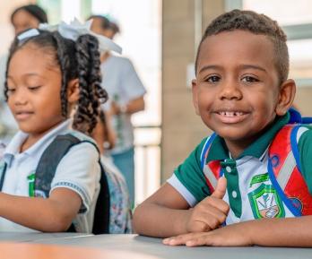  📢 Entérate de lo que pasa en Colombia, sus regiones y el mundo a través de las emisiones de RTVC Noticias: 📺 Míranos en vivo en la pantalla de Señal Colombia y escúchanos en las 74 frecuencias de Radio Nacional de Colombia 📻.