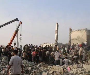 Irán identifica a oficiales de EE. UU. que ordenaron el bombardeo a escuela en Minab: 168 niñas fallecidas