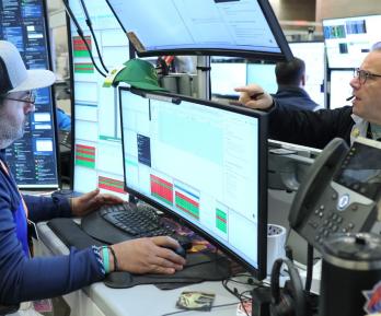 Mercados pierden fe en Trump: bolsas cierran otra semana en rojo.