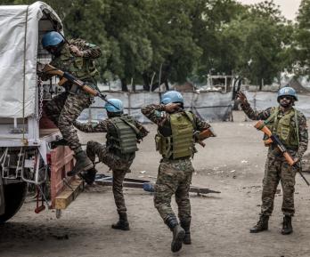 Colombianos en la guerra de Sudán: cómo exmilitares de Colombia se convirtieron en piezas clave de una masacre