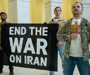 EE. UU. lanza amenazas contra Irán y mantiene en duda las negociaciones