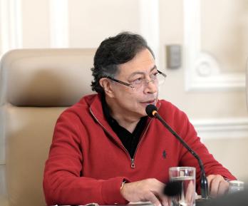 Presidente Petro señala a las EPS privadas de acaparar medicamentos y frenar la reforma a la salud