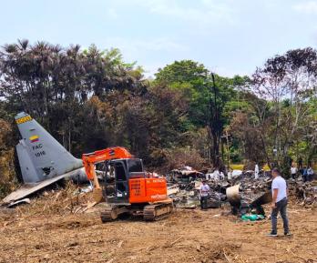 Avión Hércules accidentado. / Foto: AFP.