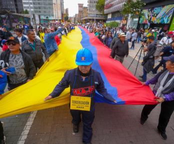 Firma de decreto para el 1 de mayo. / Foto: Presidencia.