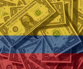 El dólar en Colombia cerró en $3.551,25, su nivel más bajo desde marzo de 2021