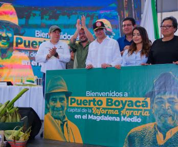 Pdte. Petro entregó 5.300 hectáreas en Puerto Boyacá