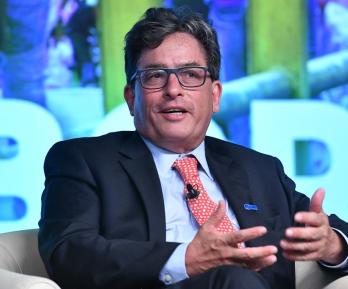 Reaparece Carrasquilla pidiendo un "sustico fiscal" para Colombia