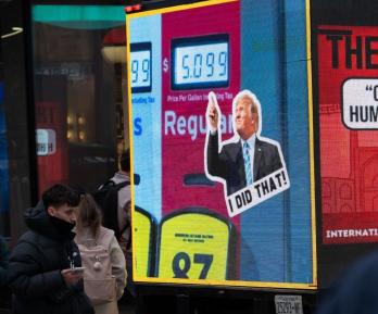 Trump y el precio de la gasolina. / Foto: AFP.
