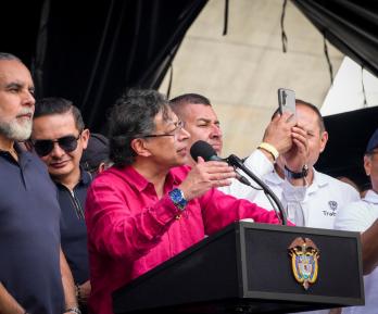 Petro defiende asamblea nacional constituyente en Colombia