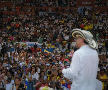 CEPR destaca reducción de la pobreza en el gobierno Petro