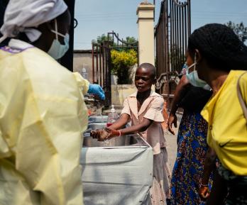 Ébola en África central: OMS declara emergencia sanitaria