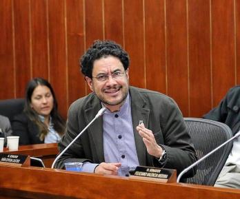 Iván Cepeda denunció presiones de grupos armados para influir en las elecciones del 31 de mayo