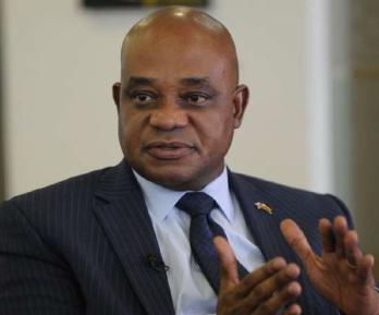 Luis Gilberto Murillo renuncia a su candidatura y se une a Cepeda