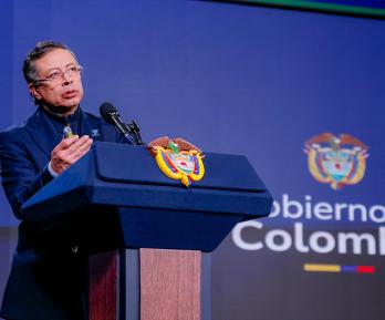 El presidente Gustavo Petro no está suspendido: expertos y dirigentes políticos desmienten versiones sobre el mandatario