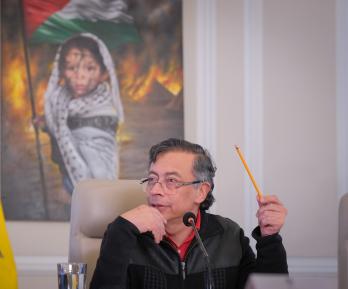 Pdte. Petro agradece a Karol G por su carta a De la Espriella