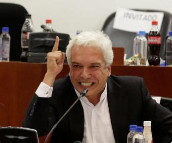 Carlos Alonso Lucio: Gobierno anuncia denuncia en su contra