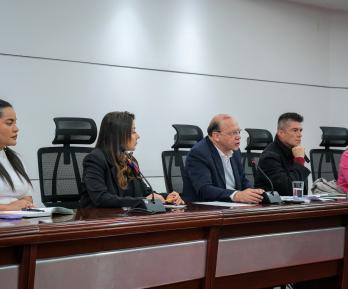 Proceso de empalme: Comité rechaza que sea un juicio