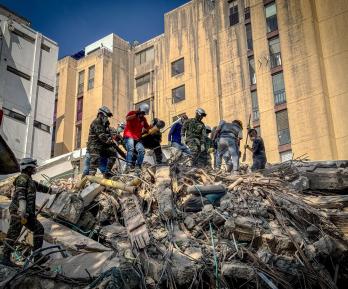 Gobierno nacional decreta tres días de duelo tras terremoto que sacudió al país 