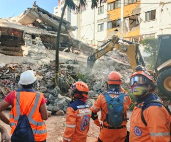 Colombia sigue atendiendo la emergencia tras el sismo: 281 personas muertas y 379 desaparecidos. Foto: Defensa Civil.