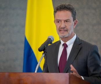 “Trabajamos con países sin ninguna consideración ideológica ni política”: Cancillería de Colombia