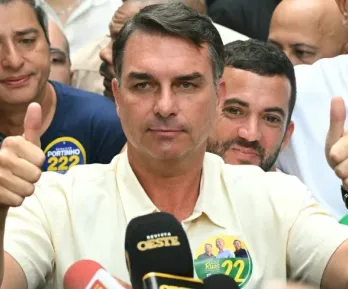 Flávio Bolsonaro aventaja a Lula y ambos disputarán la segunda vuelta en Brasil