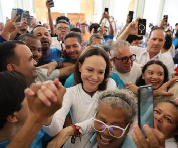 María Corina Machado regresó a Venezuela este domingo