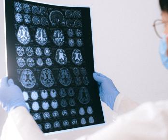 Cerca de 65 mil estudiantes con crédito del ICETEX tendrán desde octubre un alivio en los intereses