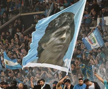 El-recuerdo-de-Maradona-presente-en-los-festejos-de-los-hinchas-del-Napoli.jpg