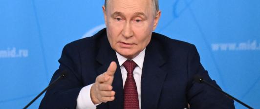 Putin dice que negociará la paz si Ucrania retira tropas y renuncia a integrar la OTAN