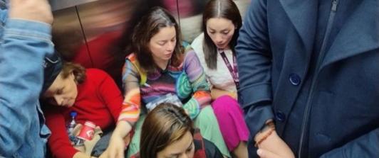MinTrabajo informa que sindicatos minoritarios bloquean el ingreso a la entidad y retienen a directivos en un ascensor 