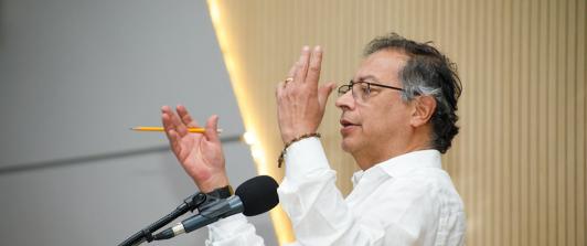 Petro responde a María Corina: "Un gobierno extranjero no decide quién es el presidente de Venezuela"