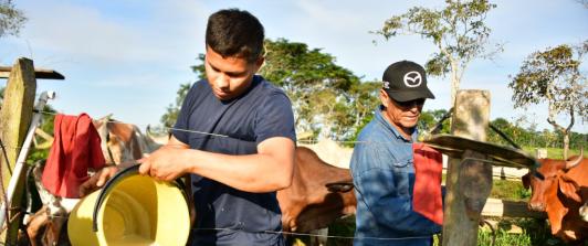 Gobierno impulsa industria láctea con inversión económica a familias campesinas