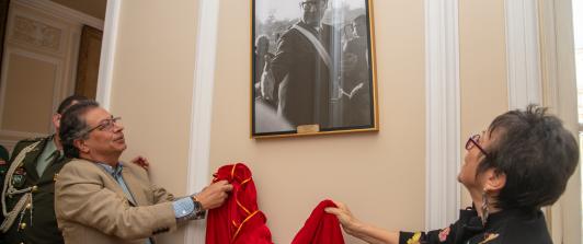 Retrato inédito de Salvador Allende llega a la Casa Nariño