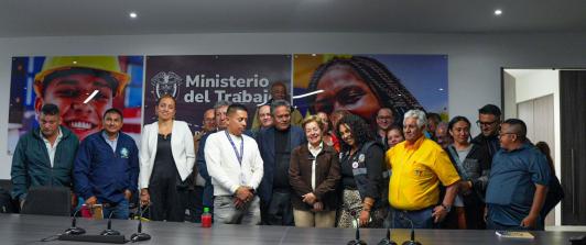Acuerdo entre el MinTrabajo y el sector de los transportadores