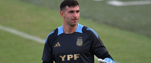 Agremiación de periodistas piden ejemplar sanción contra Emiliano 'Dibu' Martínez. / Foto: AFP.