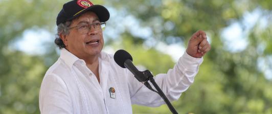 Presidente propone decretar desastre público ante creciente crisis de agua