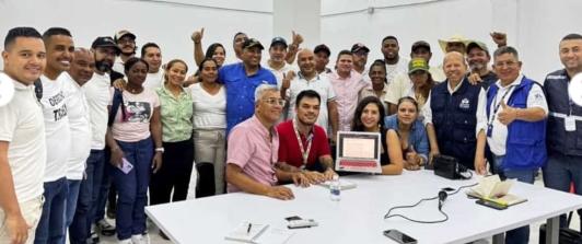 Gobierno llega a acuerdo con representantes y se levanta el paro minero