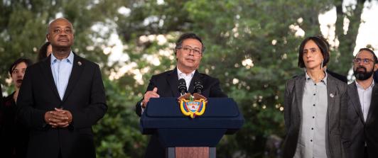 Gustavo Petro con Susana Muhamad hablando de cambio climático