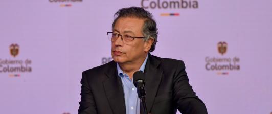 "Coosalud EPS es dirigida por familias presidenciales uribistas", presidente Petro