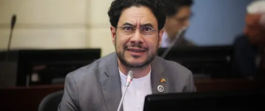 Iván Cepeda defiende a madres de víctimas de falsos positivos