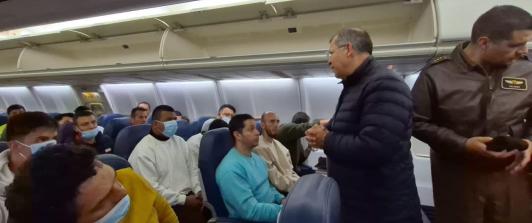Colombianos deportados desde EE.UU. regresan en condiciones que respetan sus derechos humanos